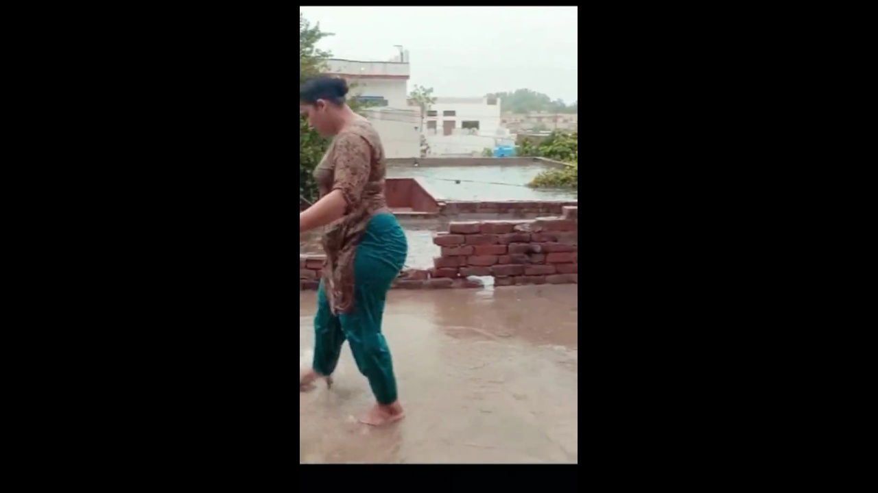 New PK Desi Video: Steamy Aunty and Bhabhi MMS Leaked on Desi49