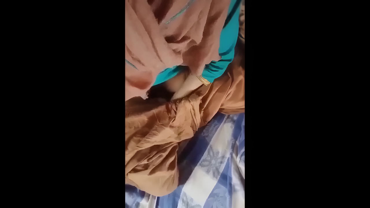 Must-Watch Desi Video: Steamy Paki Girl Masturbates & Whispers Dirty Talk – Part 1 on Desi49