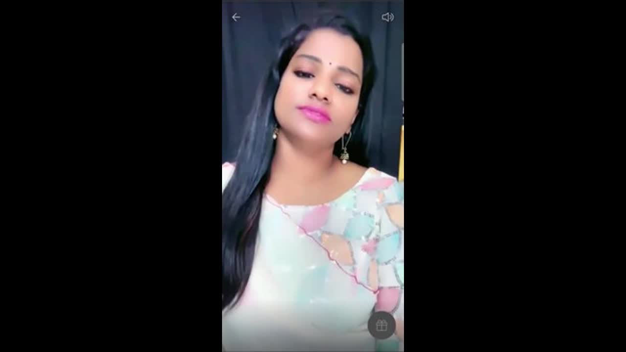 Sizzling Telugu Aunty Honey Strips Bra and Panties for Full Nude Desi Video on 121 Live with Face Reveal