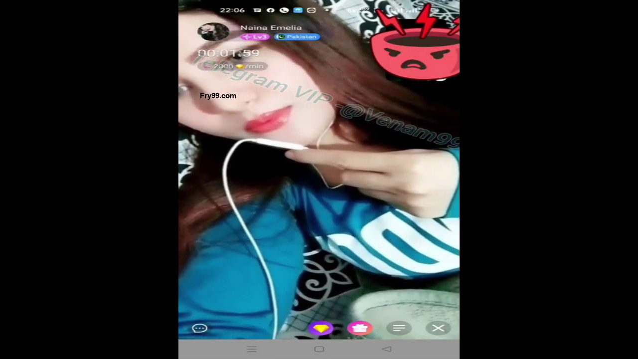 Naina Emelia’s Steamy Desi MMS with Aunty Vibes