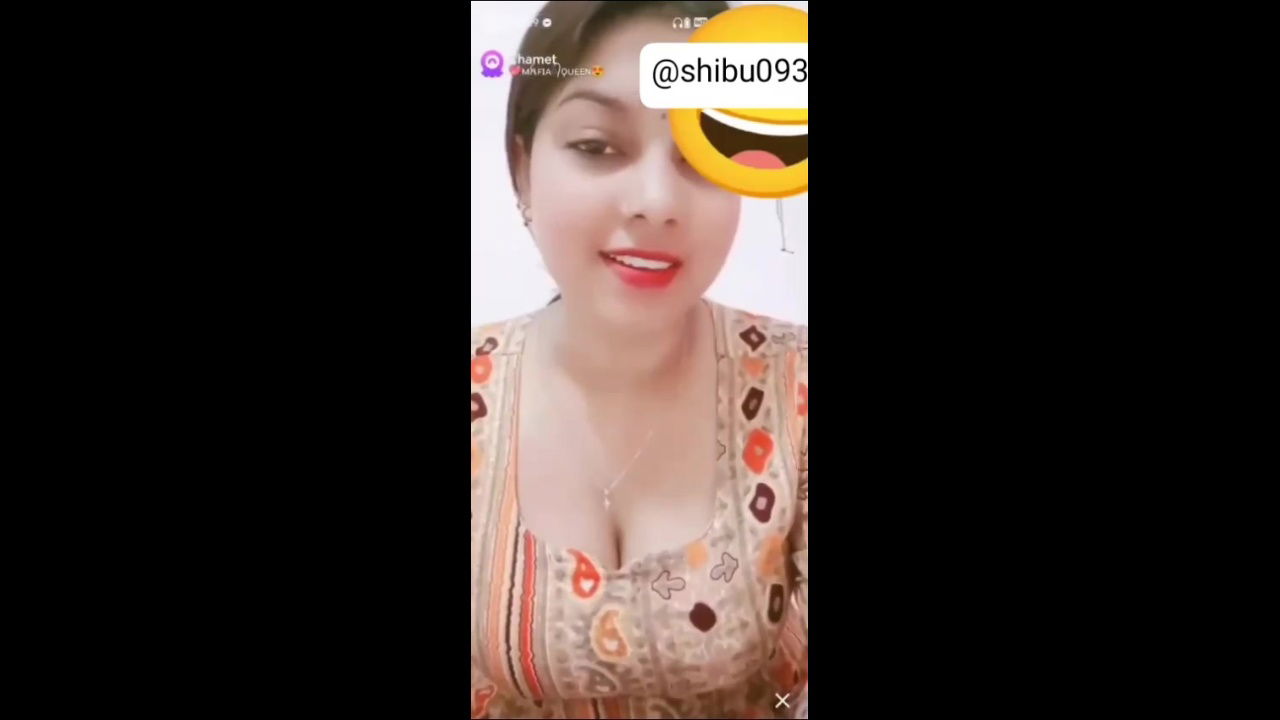 Desi Mafia Queen: Sizzling Bhabhi Aunty in Viral Indian Web Series Clips