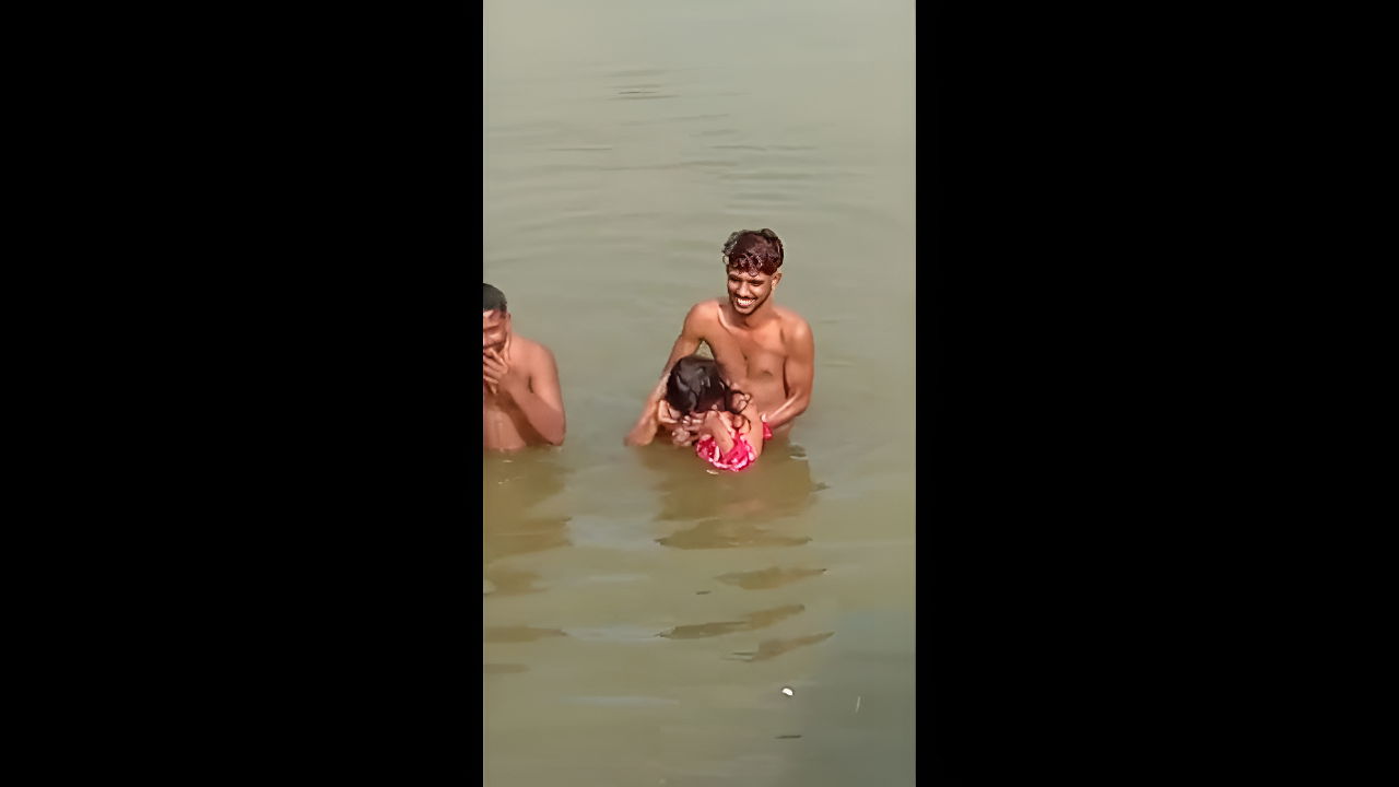 Viral Desi Girl Nude Bath in River with Lover – Steamy Desi49 MMS