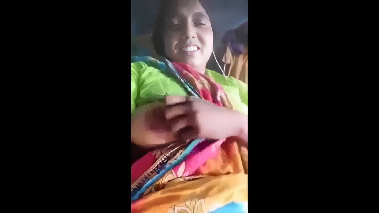 Hot Bengali Bhabhi Live Cam Seduction on Desi49 – Viral Desi Video MMS