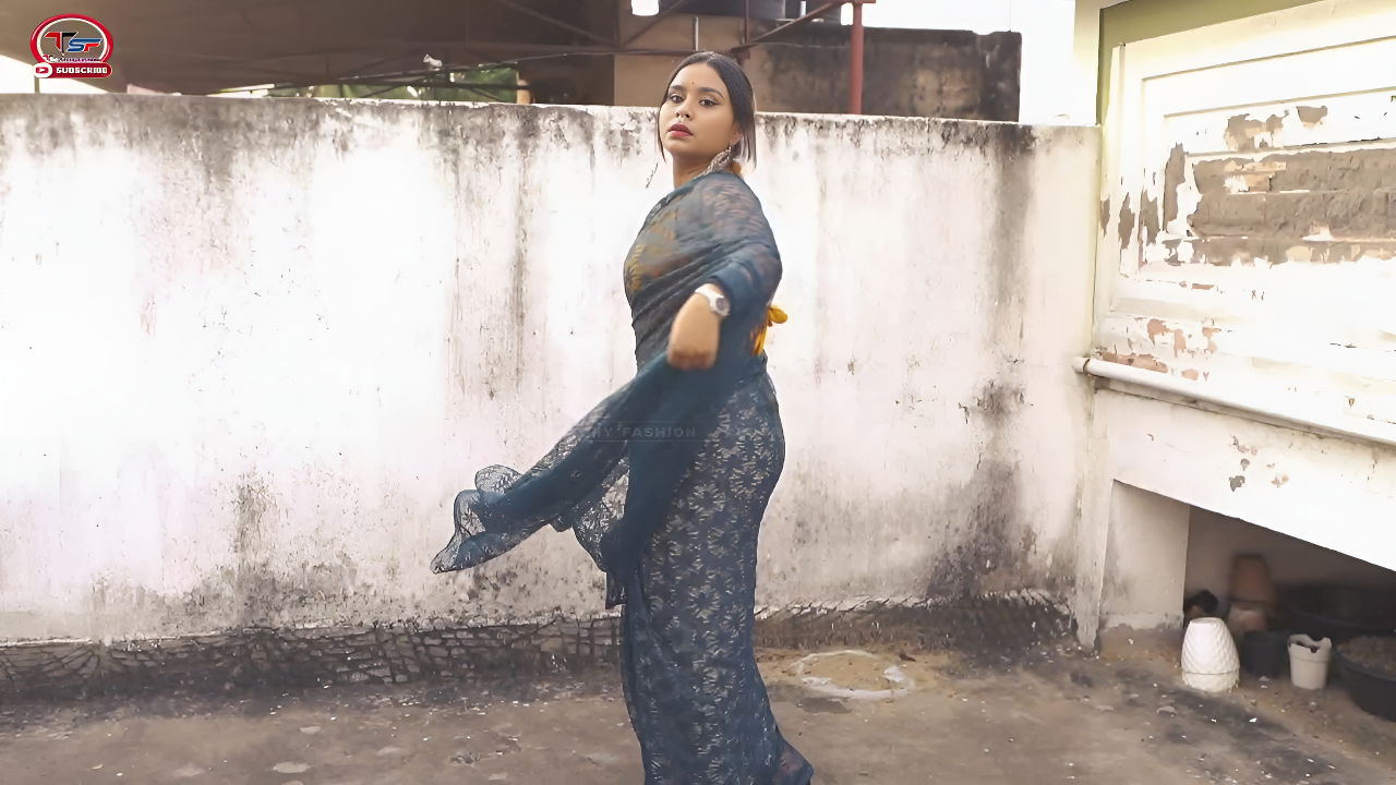 Sizzling Desi Neha’s Massive Cleavage and Hot Navel Tease in Viral Photoshoot Promo